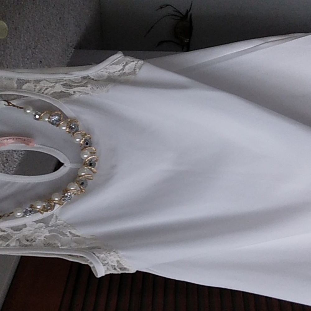 First look large white